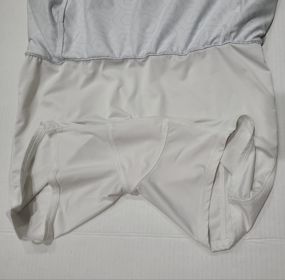 The Belyn Key Mesh Panel 16½" Skort Blue Glacier Burst Sz S - Picture 10 of 14